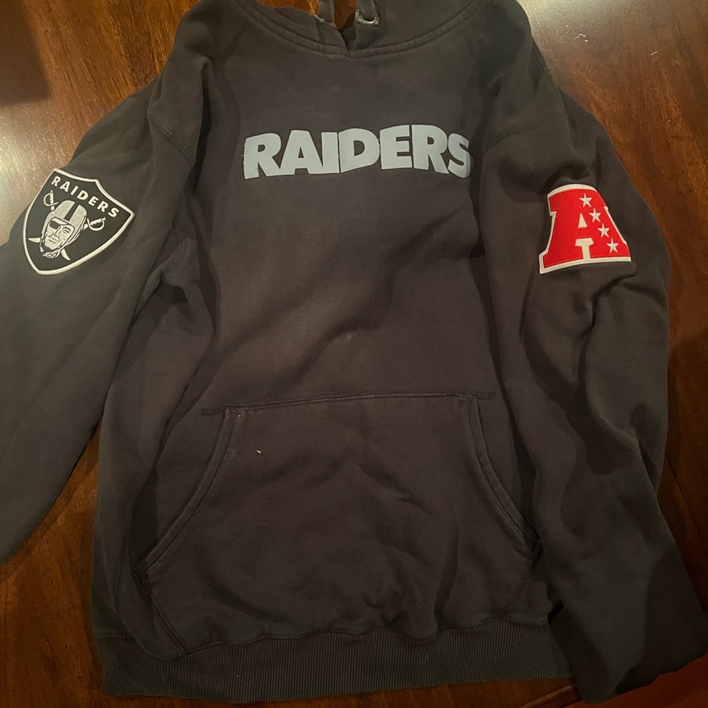 Raiders Black Sweatshirt, size L